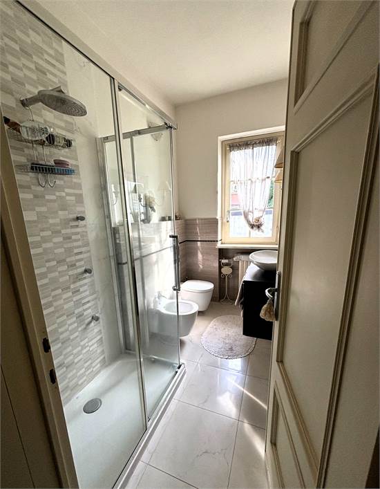 Bagno con doccia
