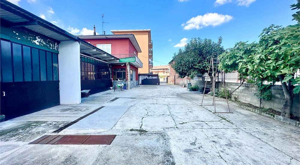 Esterno