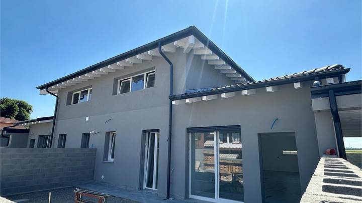 ROMENTINO - VILLA IN PRONTA CONSEGNA