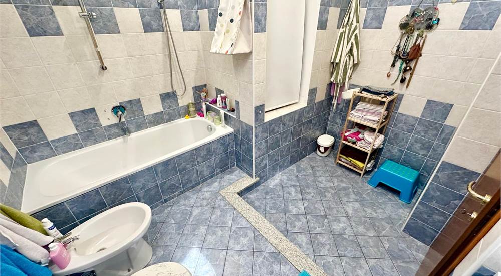 Bagno camera matrimoniale