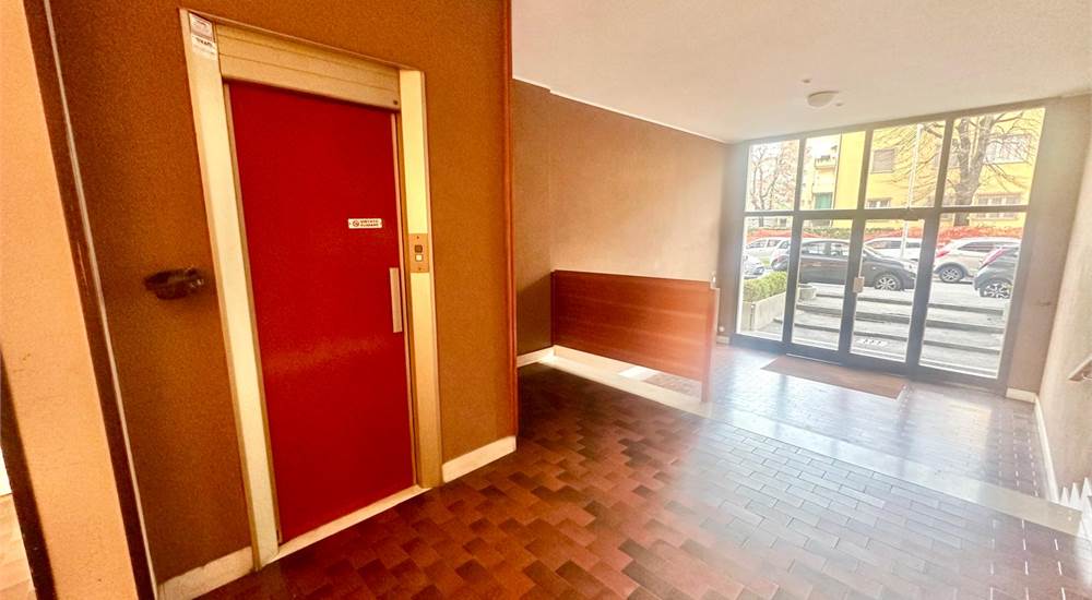 Ingresso condominio con ascensore