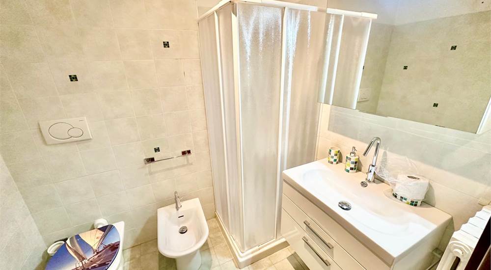 Bagno con doccia