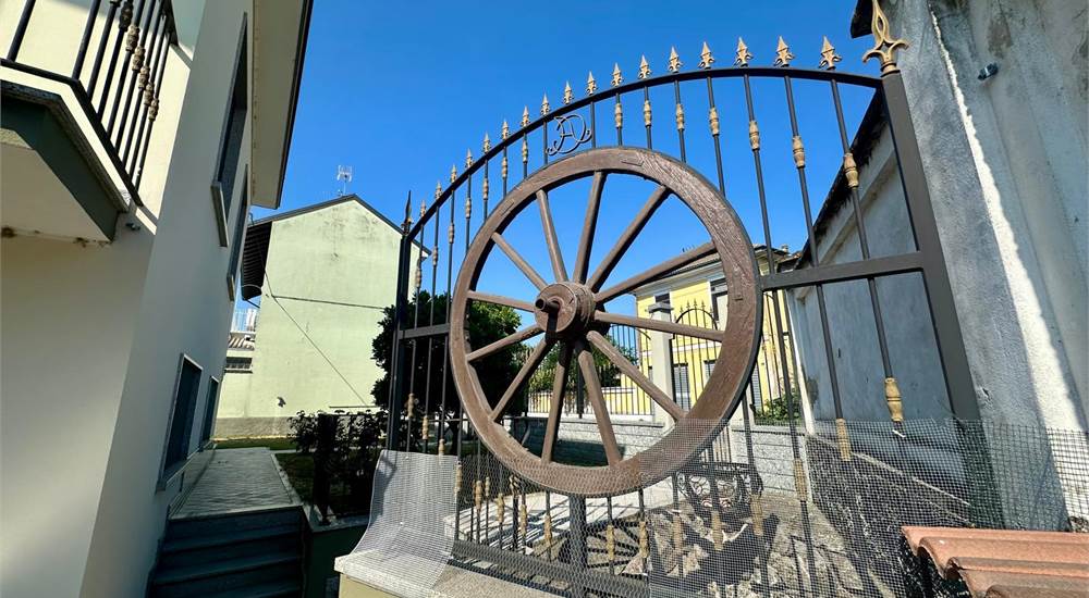 Esterno